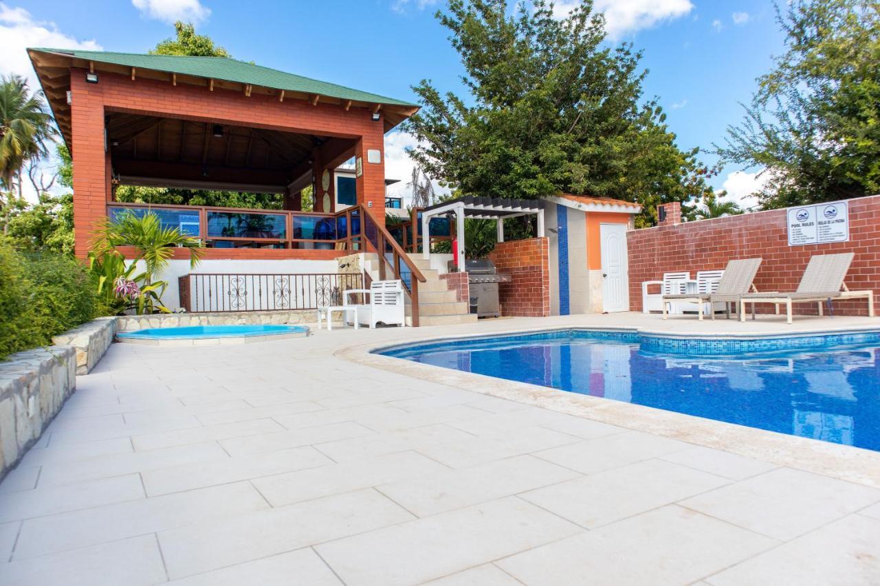 Vila Residencial Sfa Pedernales Exteriér fotografie